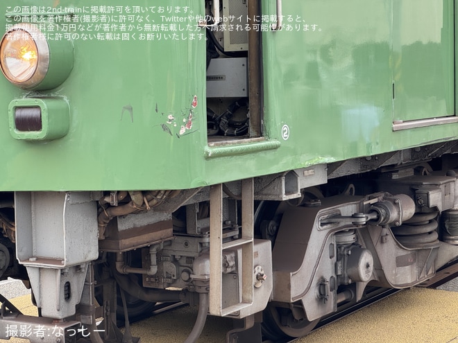 【江ノ電】300形305編成が車と接触事故