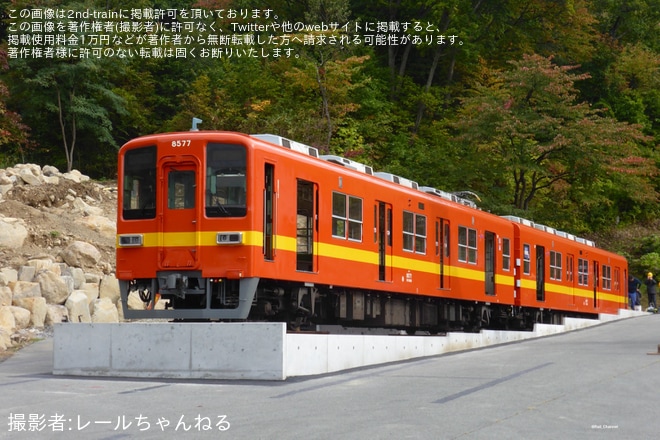 【東武】8000系8577F蔵王ロープウェイへ到着