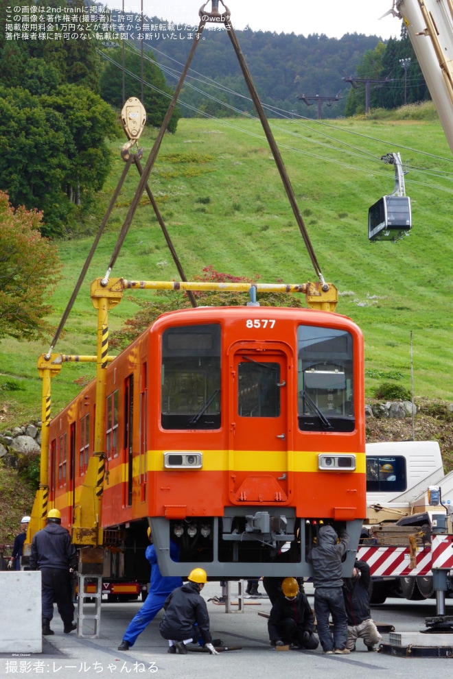 【東武】8000系8577F蔵王ロープウェイへ到着