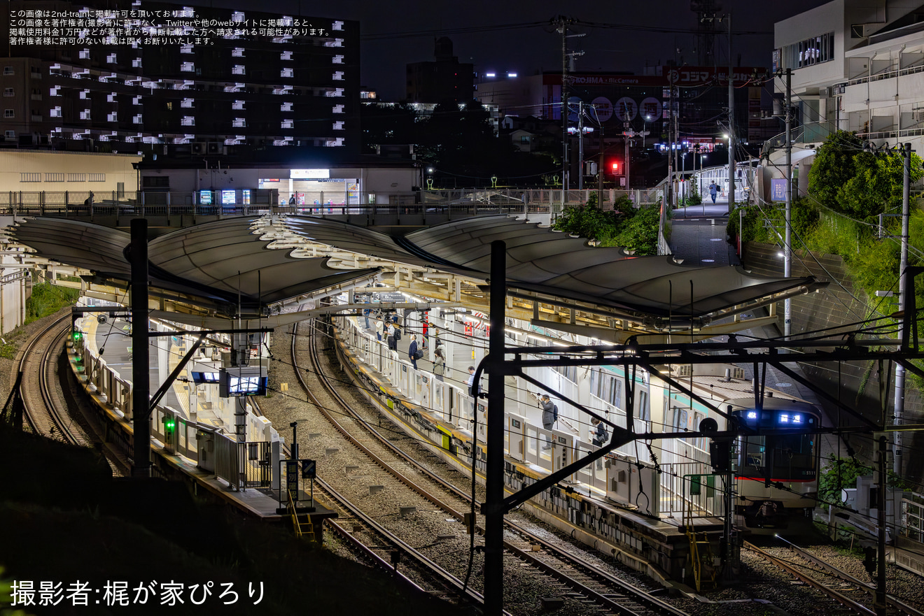 【東急】梶が谷駅5番線の使用が停止されている影響で用賀折り返しが発生中の拡大写真