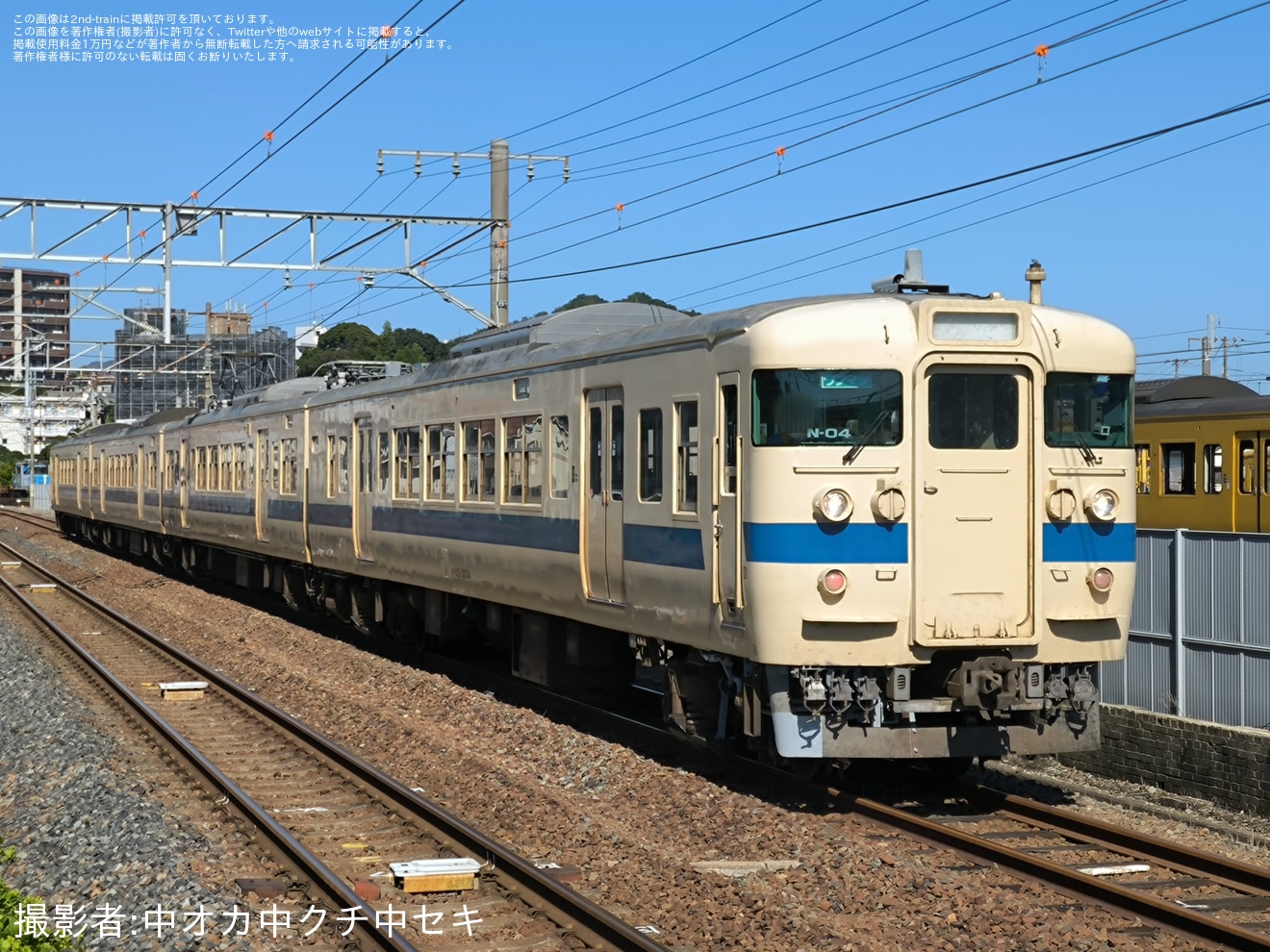 【JR西】115系N-04編成(瀬戸内色)が踏切事故後の修繕を終えて構内試運転の拡大写真