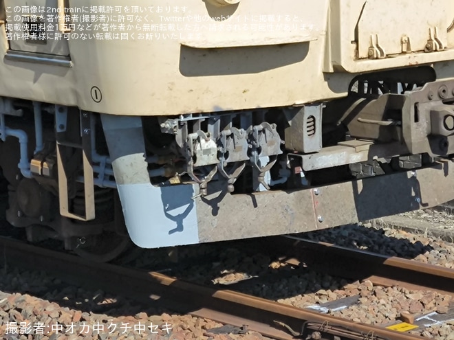 【JR西】115系N-04編成(瀬戸内色)が踏切事故後の修繕を終えて構内試運転