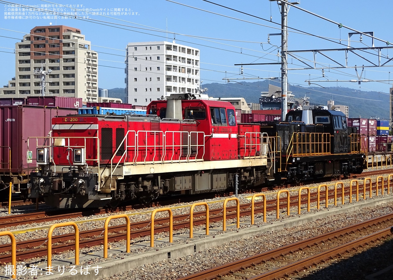 【JR九】鹿児島所属となるDD200-703甲種輸送の拡大写真
