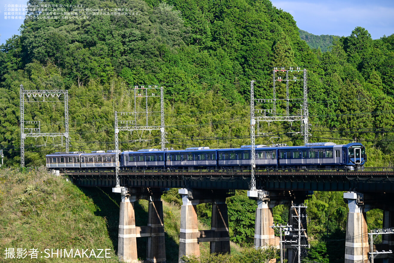 【近鉄】1A系1A01とEW51とをつないで試運転を実施の拡大写真