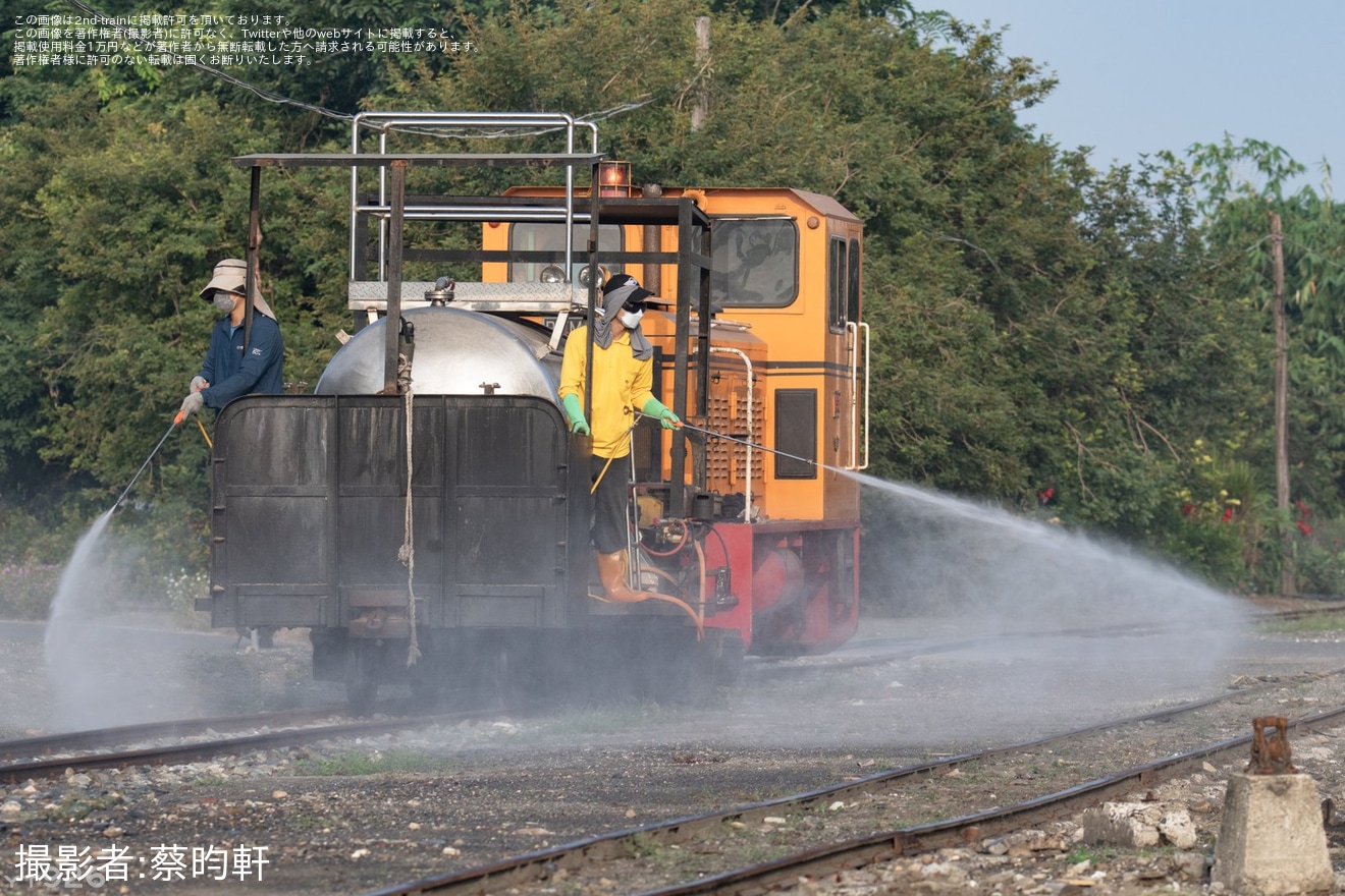 【虎尾糖廠】専用鉄道で農薬散布列車が運転の拡大写真