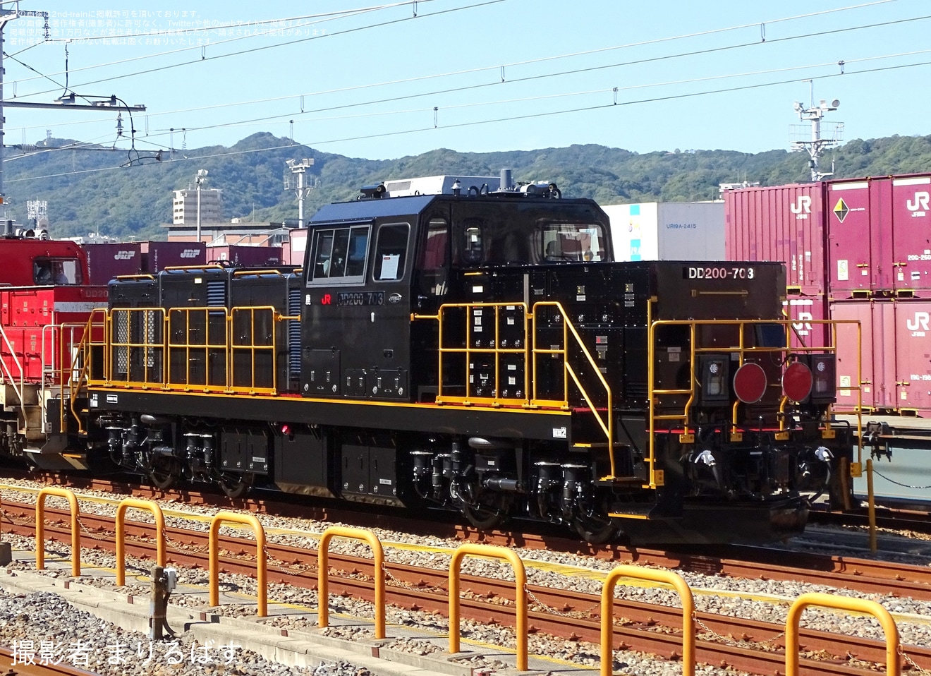 【JR九】鹿児島所属となるDD200-703甲種輸送の拡大写真