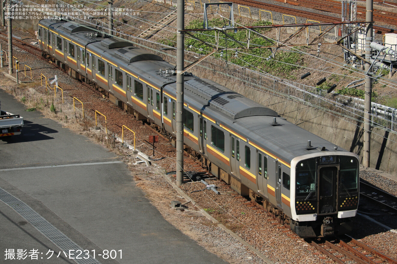 【JR東】E131系ヤマTN9編成 大宮総合車両センターへ入場の拡大写真
