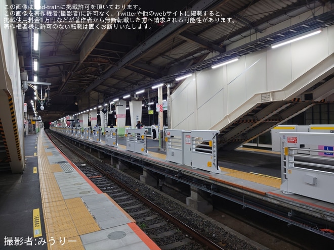 【JR東】西船橋駅の2番線にホームドアが設置を西船橋駅で撮影した写真