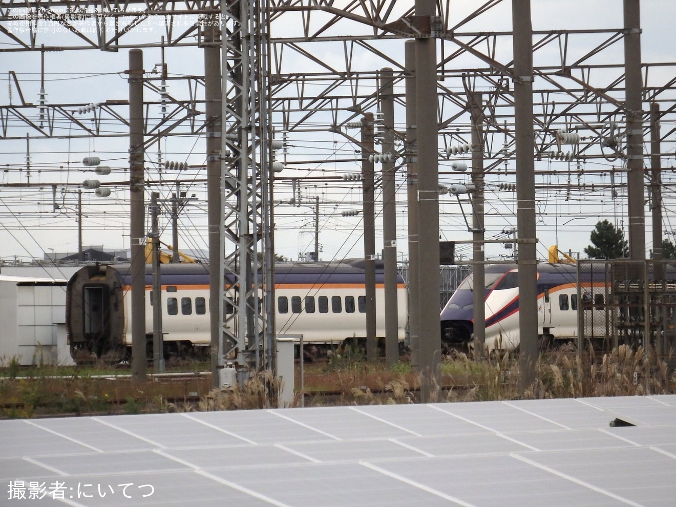【JR東】E3系L70編成が新潟新幹線車両センターの解体線で解体中の拡大写真
