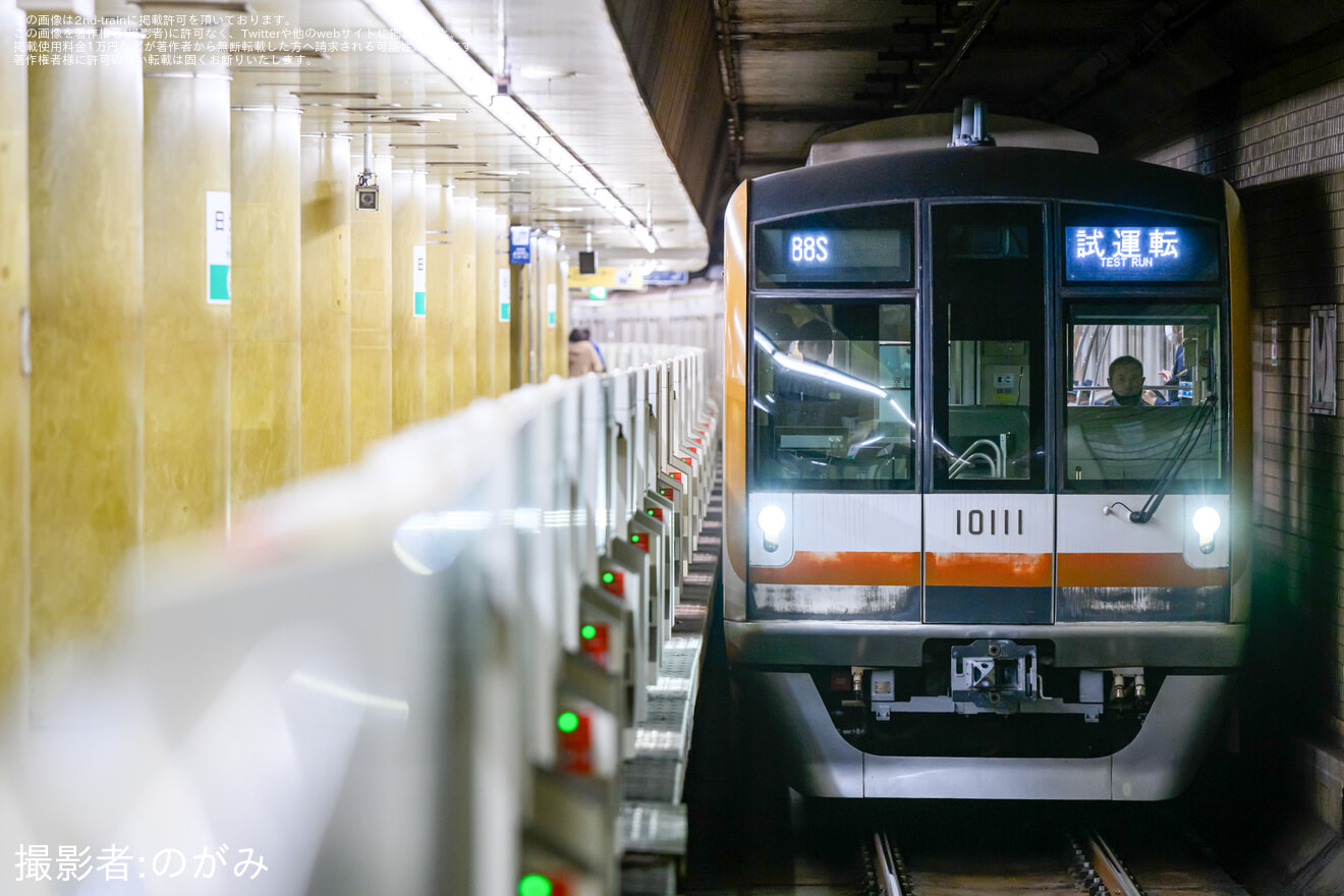 【メトロ】10000系10111F綾瀬工場出場試運転の拡大写真