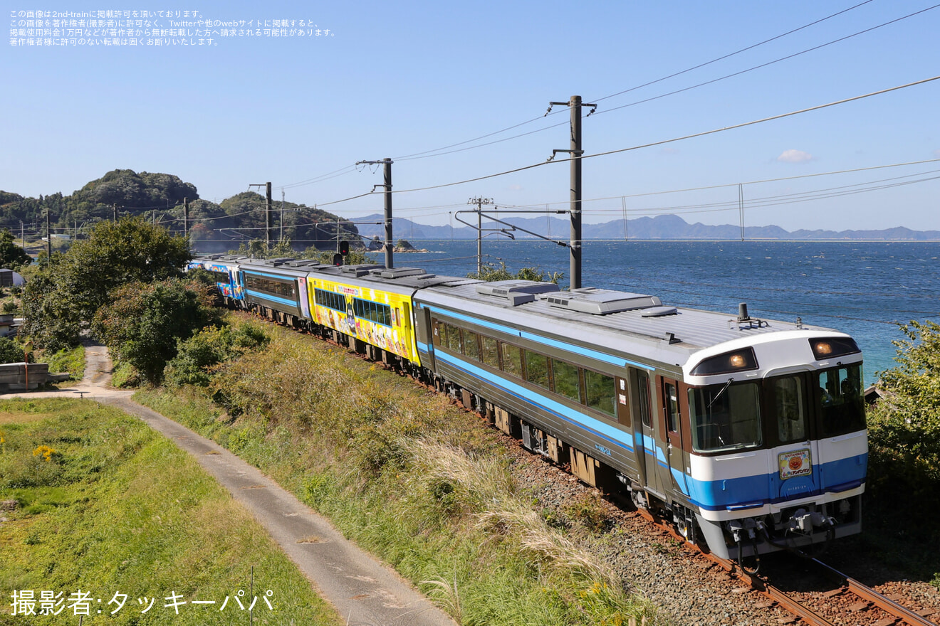 【JR四】アンパンマントロッコ+ゆうゆうアンパンマンカー+アイランドエクスプレス2+アンパンマンカー+一般車の団臨が運転の拡大写真