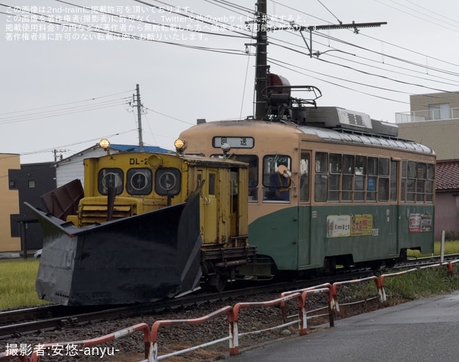 【地鉄】7000形7018号が不二越・上滝線経由でDL-2に牽引され回送を不明で撮影した写真