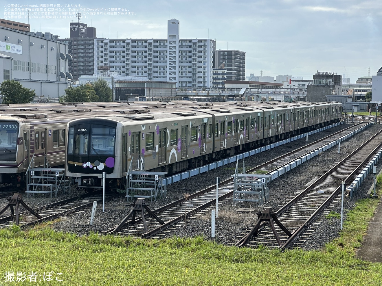 【大阪メトロ】30000A系32655Fが、谷町線仕様の姿で大日検車場で留置中の拡大写真