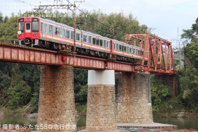 【南海】「‰会」ヘッドマーク掲出(2025年)を不明で撮影した写真