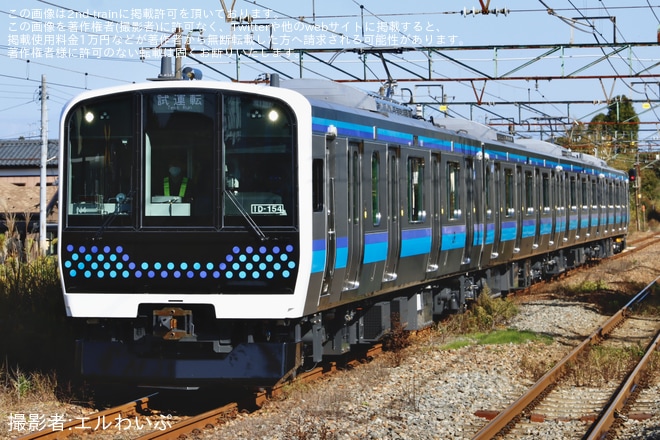 【JR東】仙石線のE131系800番台センN4編成がJ-TREC新津事業所を出場し試運転を不明で撮影した写真