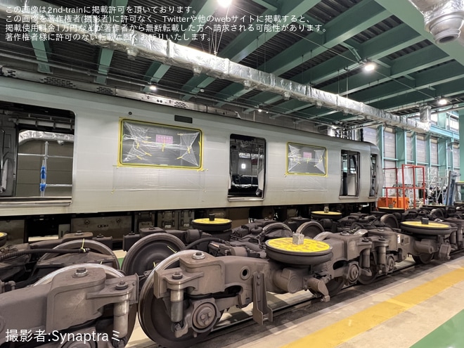 【TX】TX-1000系TX-1601編成(TX-1101編成)が更新工事中を不明で撮影した写真