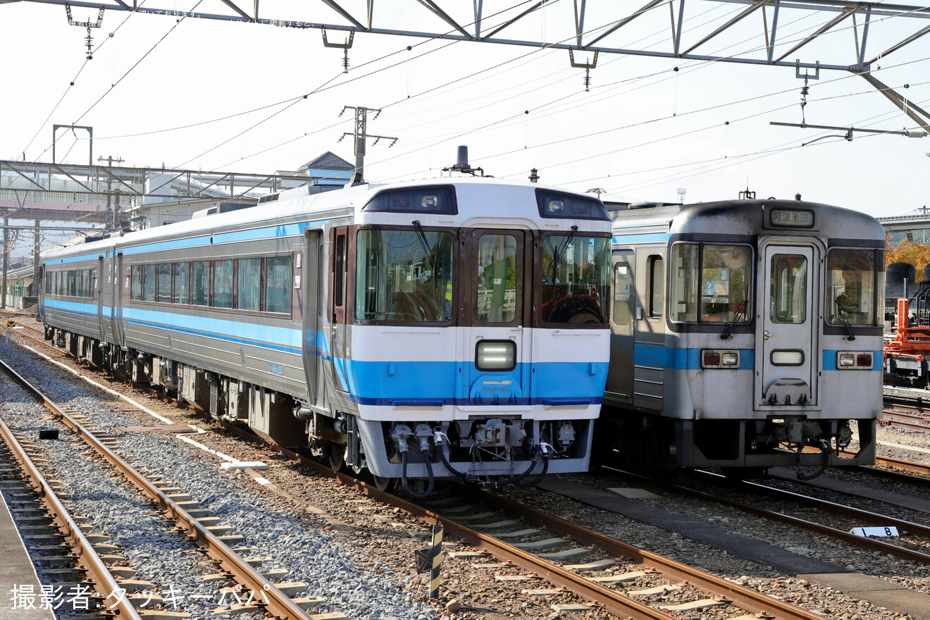 【JR四】キハ185系キハ185-1017+キハ185-9が多度津工場出場の拡大写真