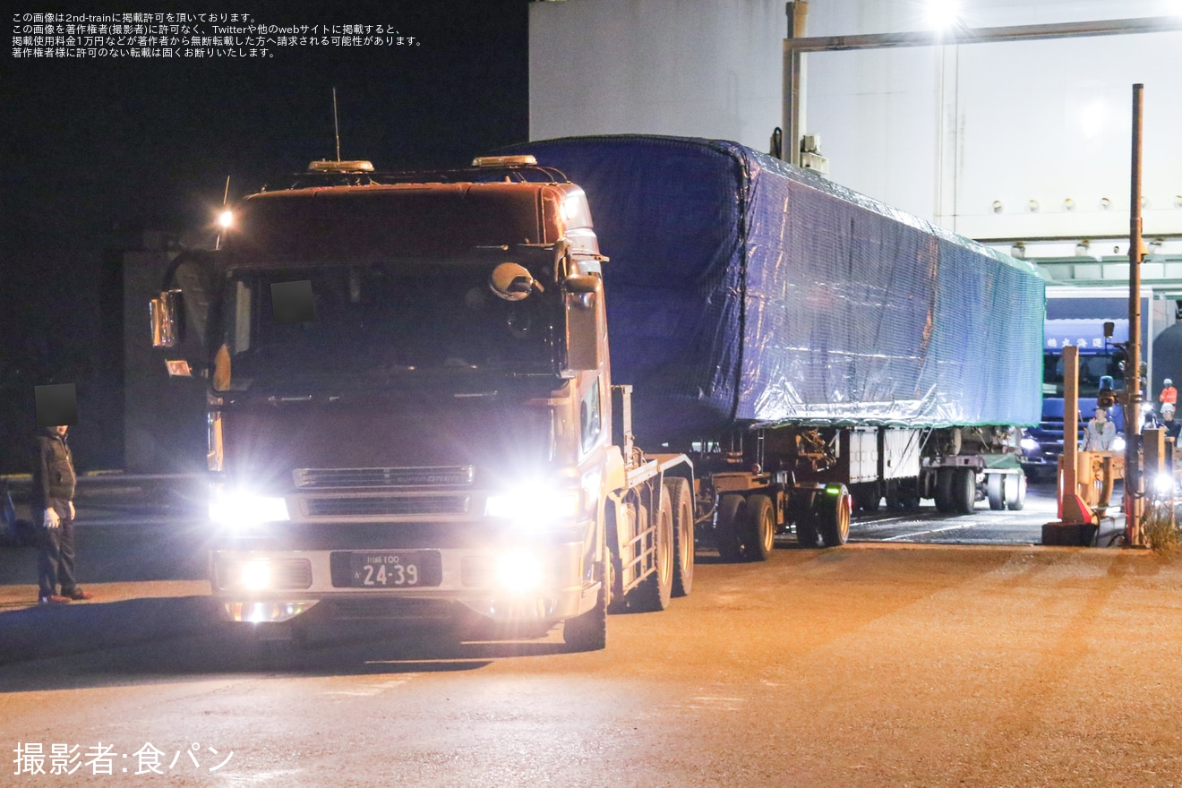 【東臨】70-000形Z9編成の1・10号車が新門司港へ、九州上陸の拡大写真