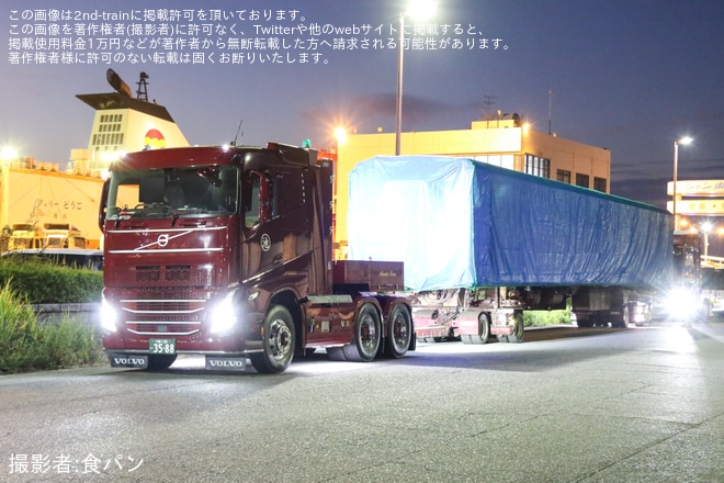 【東臨】70-000形Z9編成の1・10号車が新門司港へ、九州上陸を不明で撮影した写真