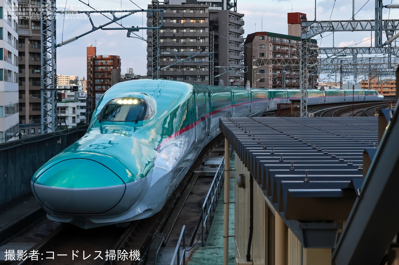 【JR東】E5系U8編成新幹線総合車両センター出場試運転の拡大写真