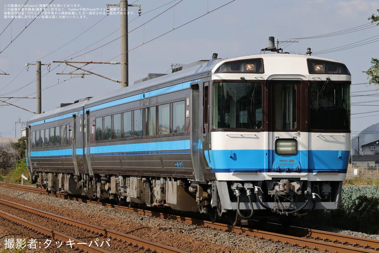 【JR四】キハ185系キハ185-1017+キハ185-9が多度津工場出場の拡大写真