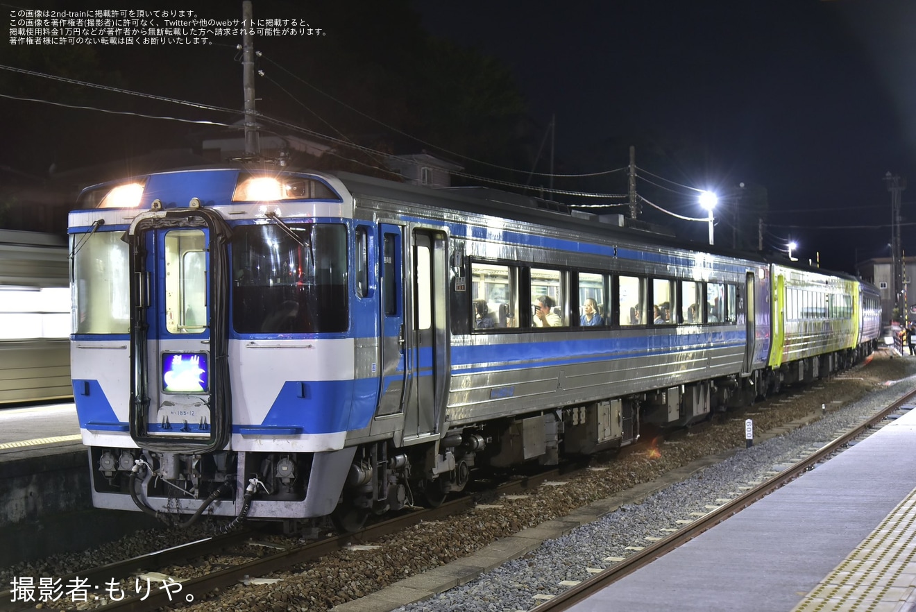 【JR四】ゆうゆうアンパンカー連結にも関わらずノーマルの剣山ヘッドマークの「特急剣山96号」が運転の拡大写真