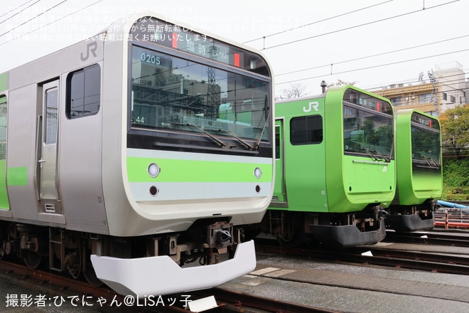 【JR東】「山手線環状運転100周年記念ラッピングトレイン撮影会」開催を東京総合車両センターで撮影した写真