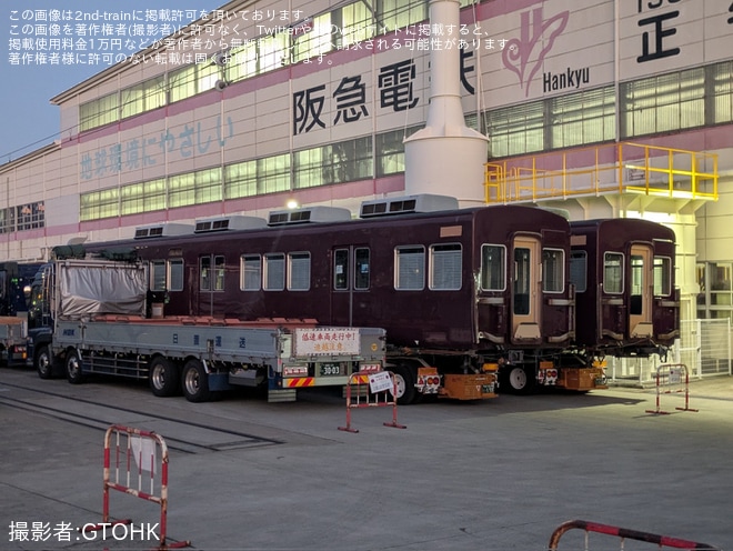 【阪急】5100系5134F(5134×4R）の中間車(5684・5671)が陸送を不明で撮影した写真