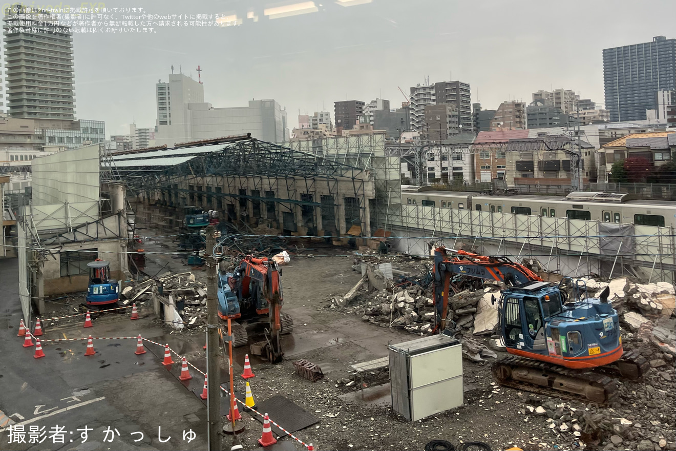 【小田急】大野総合車両所検修庫の解体作業が本格化の拡大写真