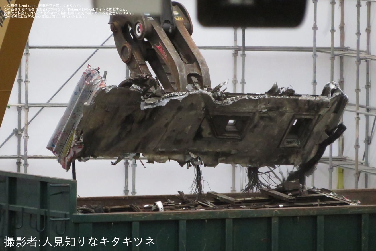 【JR西】500系V3編成の7、8号車の 解体作業が確認の拡大写真