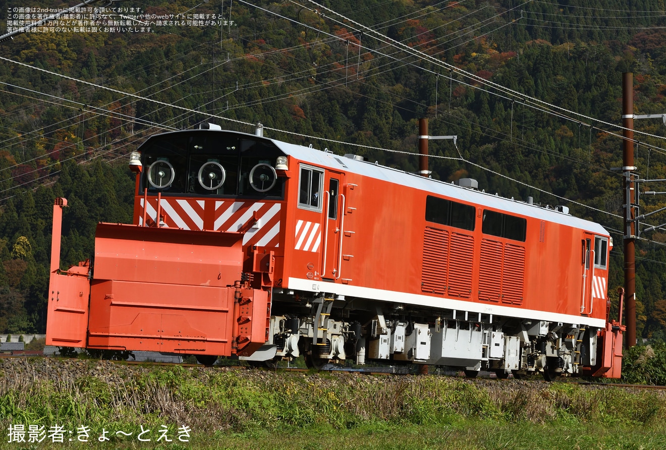【JR西】キヤ143形キヤ143-2が北陸線で試運転の拡大写真