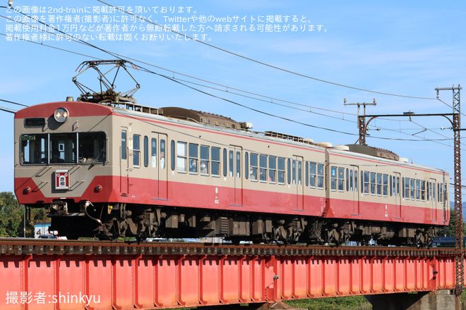 【近江】800系822号「赤電」を使用した「赤電ラストランツアー」を愛知川～五箇荘間で撮影した写真