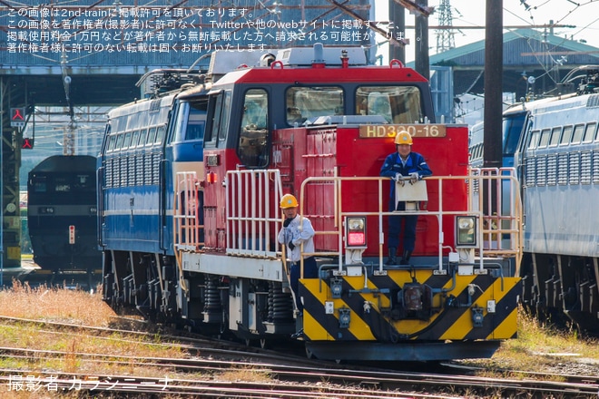 【JR貨】EF66-27が構内入換を吹田機関区付近で撮影した写真