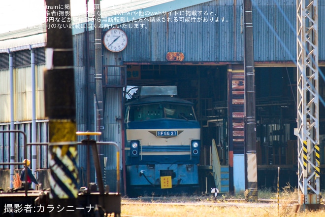 【JR貨】EF66-27が構内入換を吹田機関区付近で撮影した写真