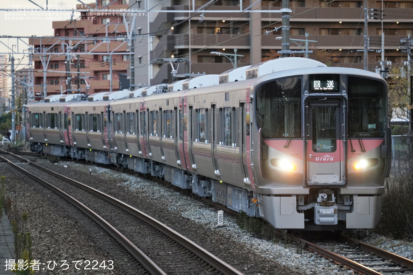 【JR西】227系L33編成+R24編成宮原疎開返却回送の拡大写真