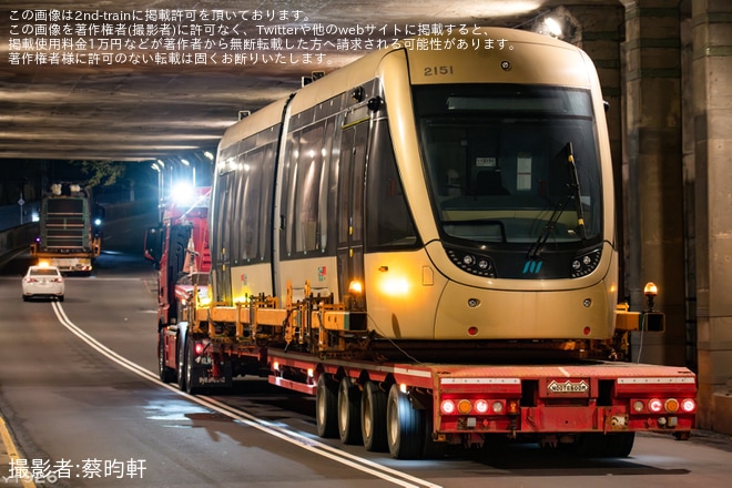 【新北捷運】安坑LRTの15編成が淡海LRTへ転用のため陸送を不明で撮影した写真