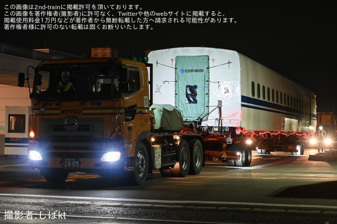 【JR海】 N700SのJ52編成の9号車(736-52)および11号車(746-752)が日本車両へ陸送を不明で撮影した写真