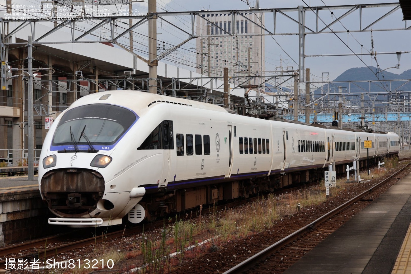 【JR九】885系SM8編成小倉総合車両センター入場の拡大写真