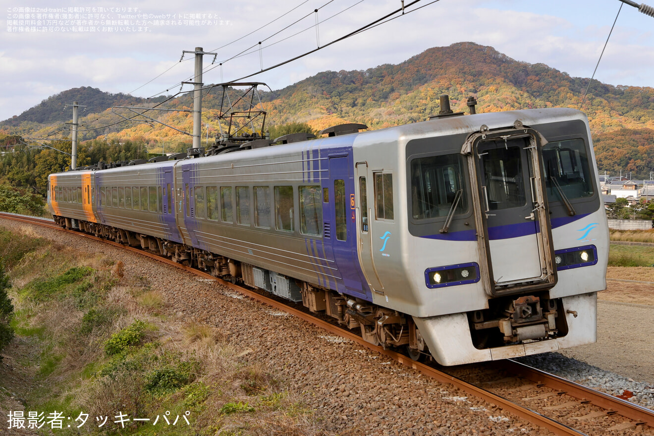 【JR四】8000系S2編成が検査を終えて多度津工場出場(202511)の拡大写真