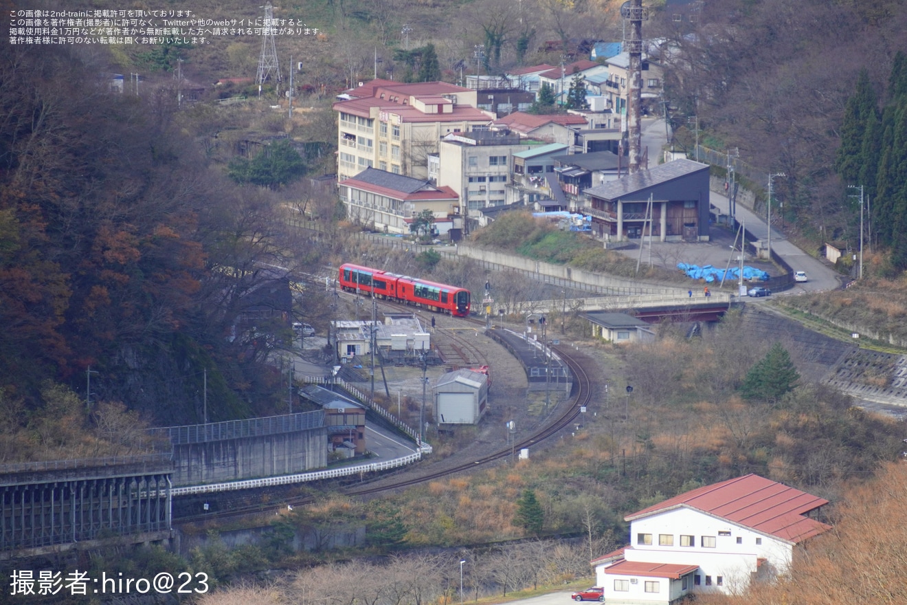 【JR西】「南小谷駅開業90周年感謝イベント」開催に合わせえちごトキめきリゾート雪月花」が大糸線で運転の拡大写真