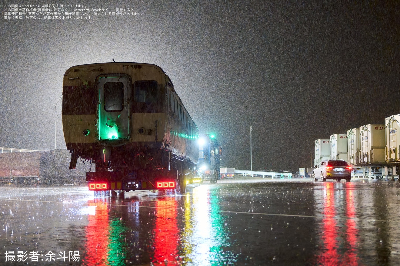 【国鉄】サシ481-48が陸送されるの拡大写真