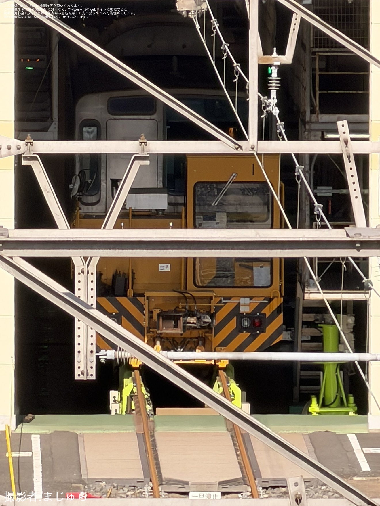 【メトロ】新木場車両基地にて保存されている7000系7101Fが編成分割の拡大写真