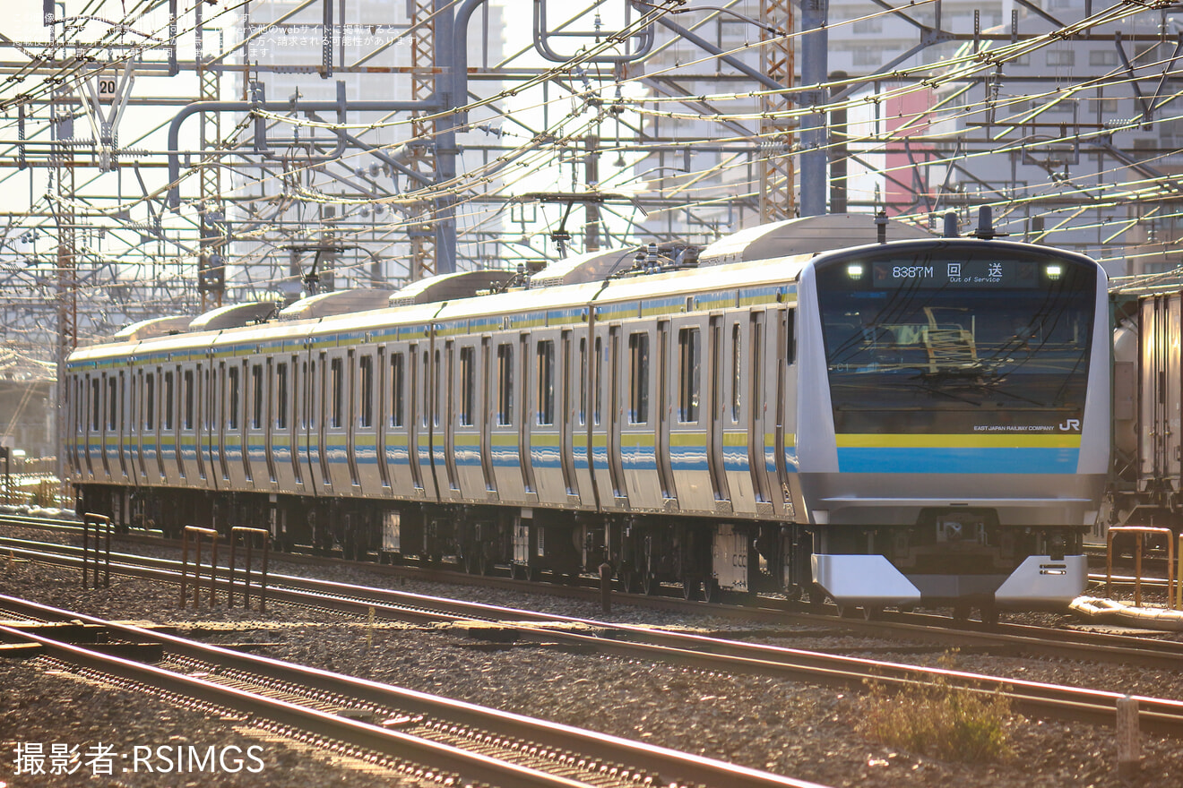 【JR東】E233系マリC1編成 東京総合車両センター出場回送の拡大写真
