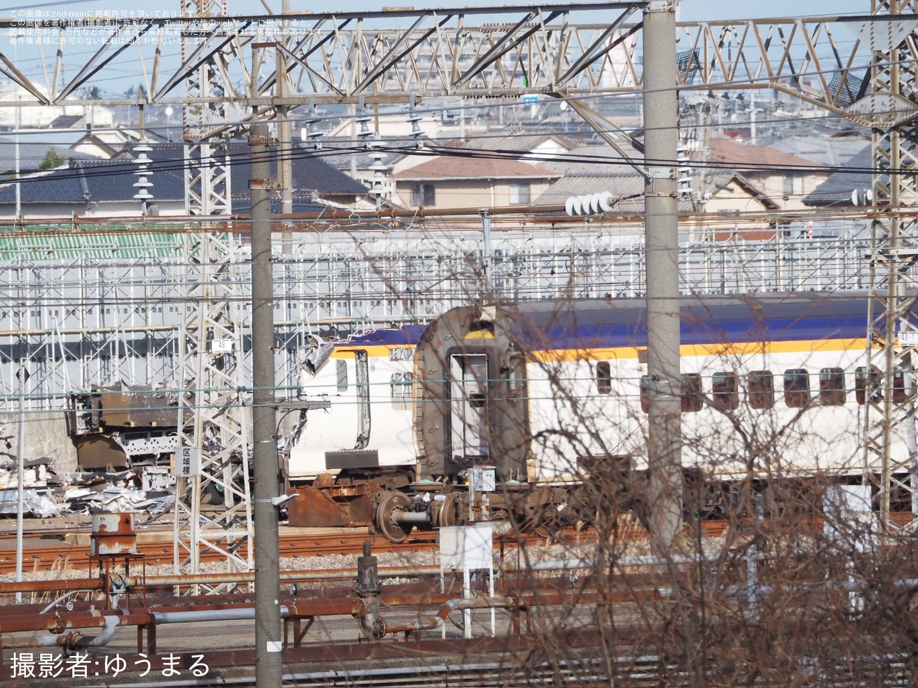 【JR東】E3系L71編成の解体作業が実施されている様子が目撃の拡大写真