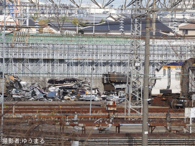 【JR東】E3系L71編成の解体作業が実施されている様子が目撃を新潟新幹線車両センターで撮影した写真