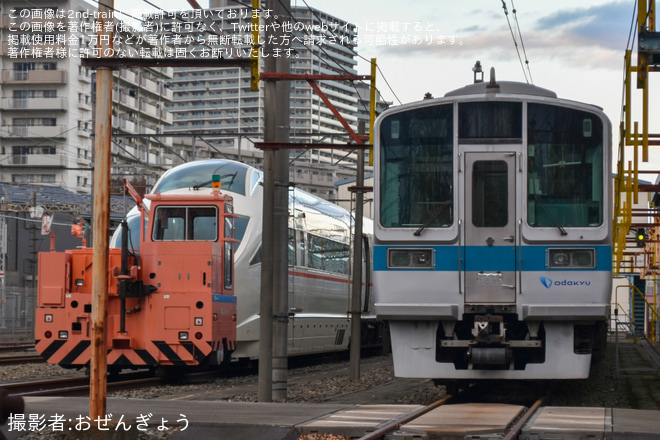 【小田急】50000形50001F(50001×10) 部品撤去等が始まるを大野総合車両所で撮影した写真