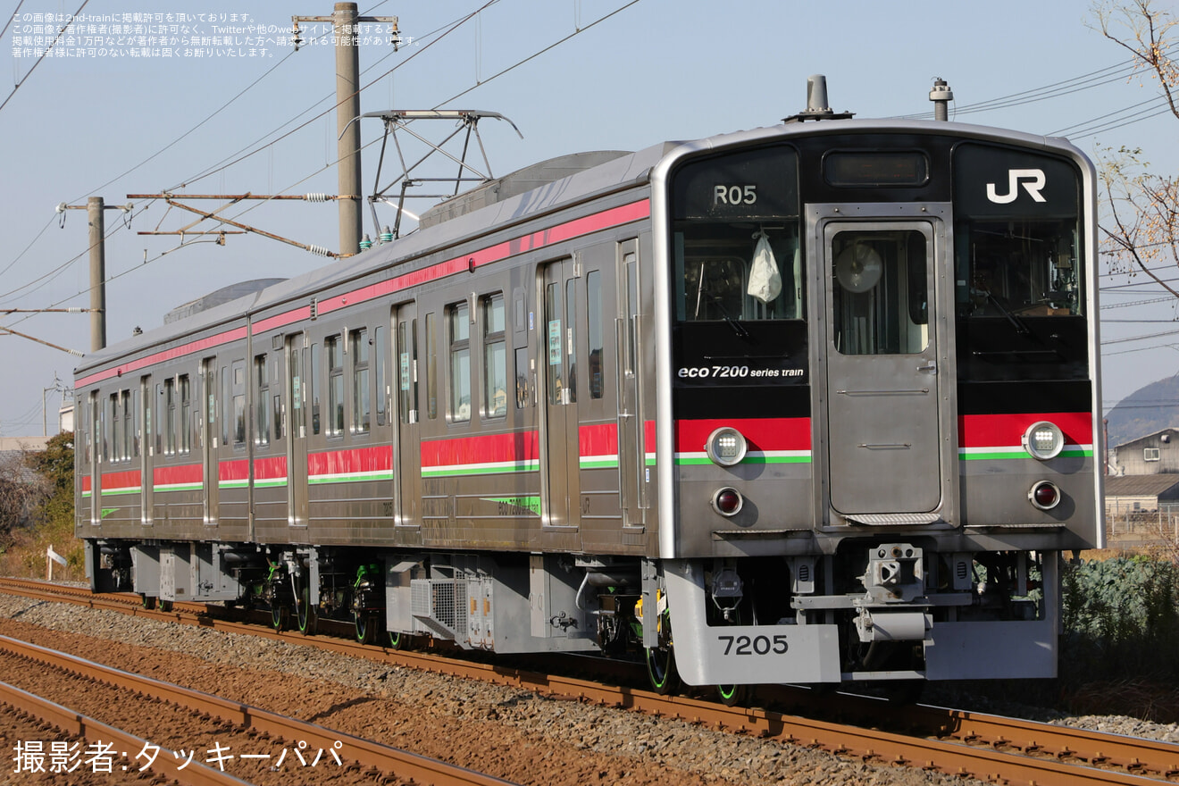 【JR四】7200系R05編成が検査を終えて多度津工場出場の拡大写真