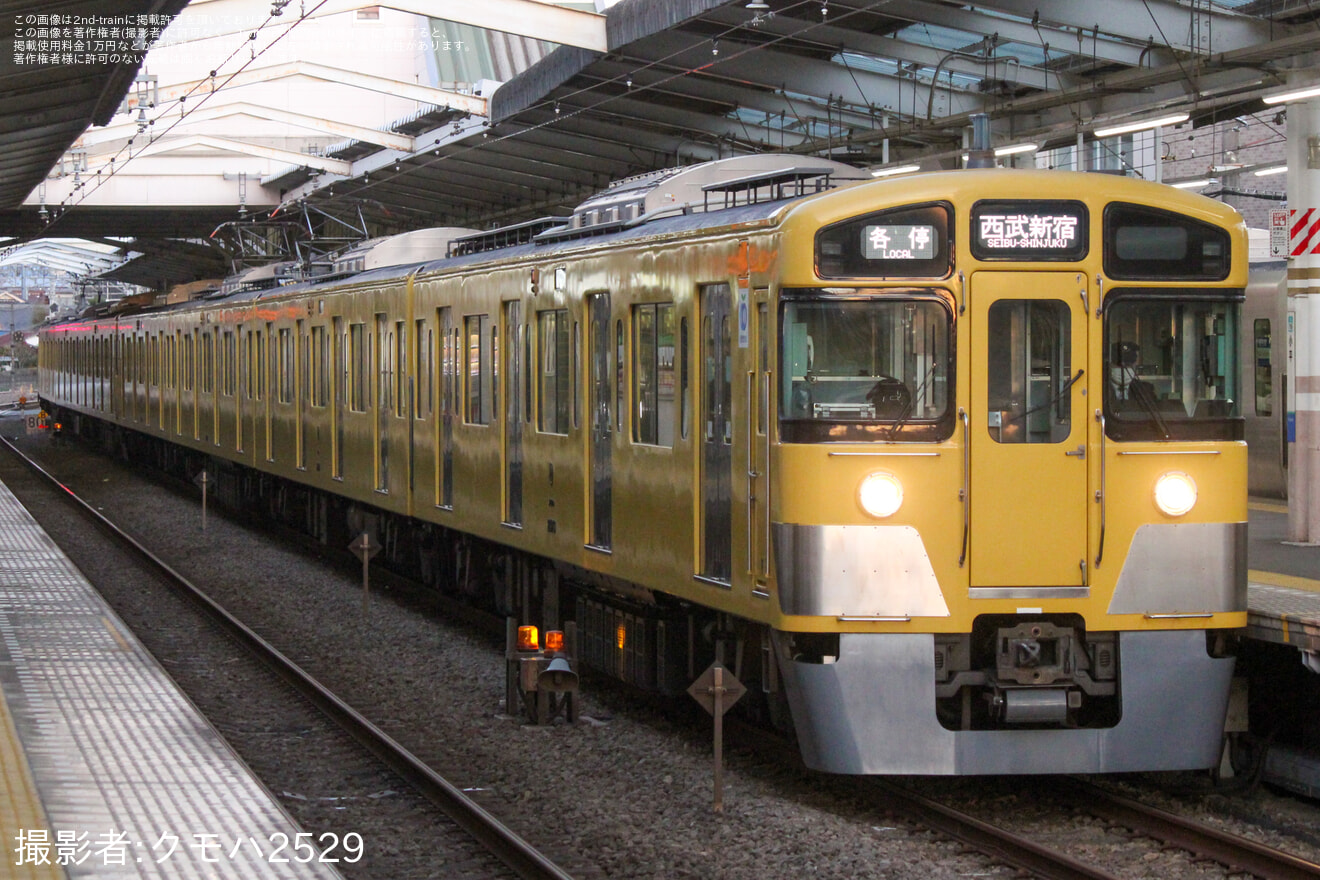 【西武】2000系2523Fの行先・種別表示器がフルカラーLED化の拡大写真