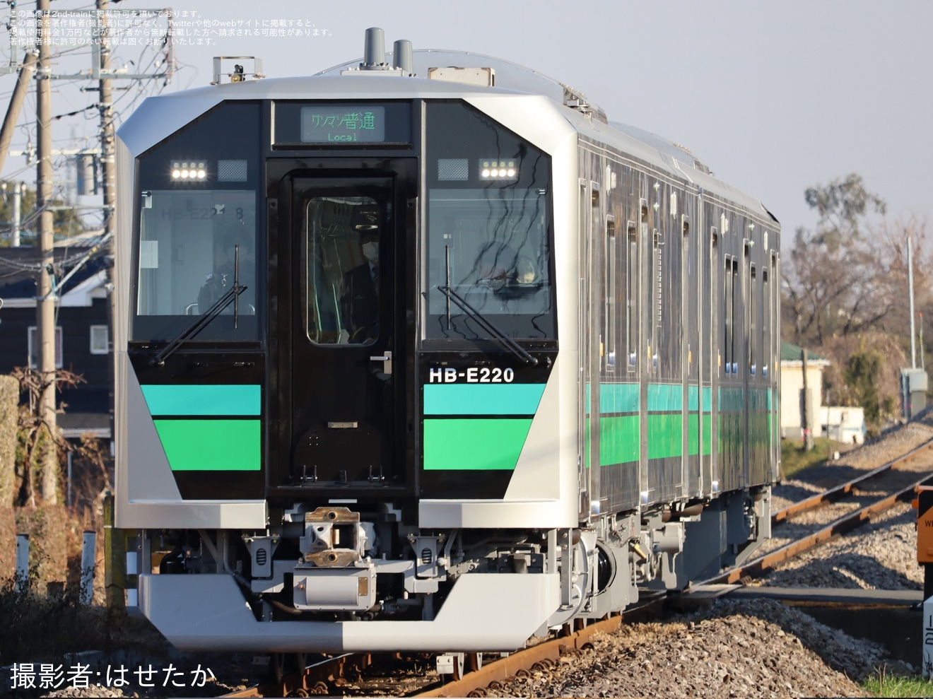 【JR東】HB-E221-8+HB-E222-8が営業運転を開始の拡大写真
