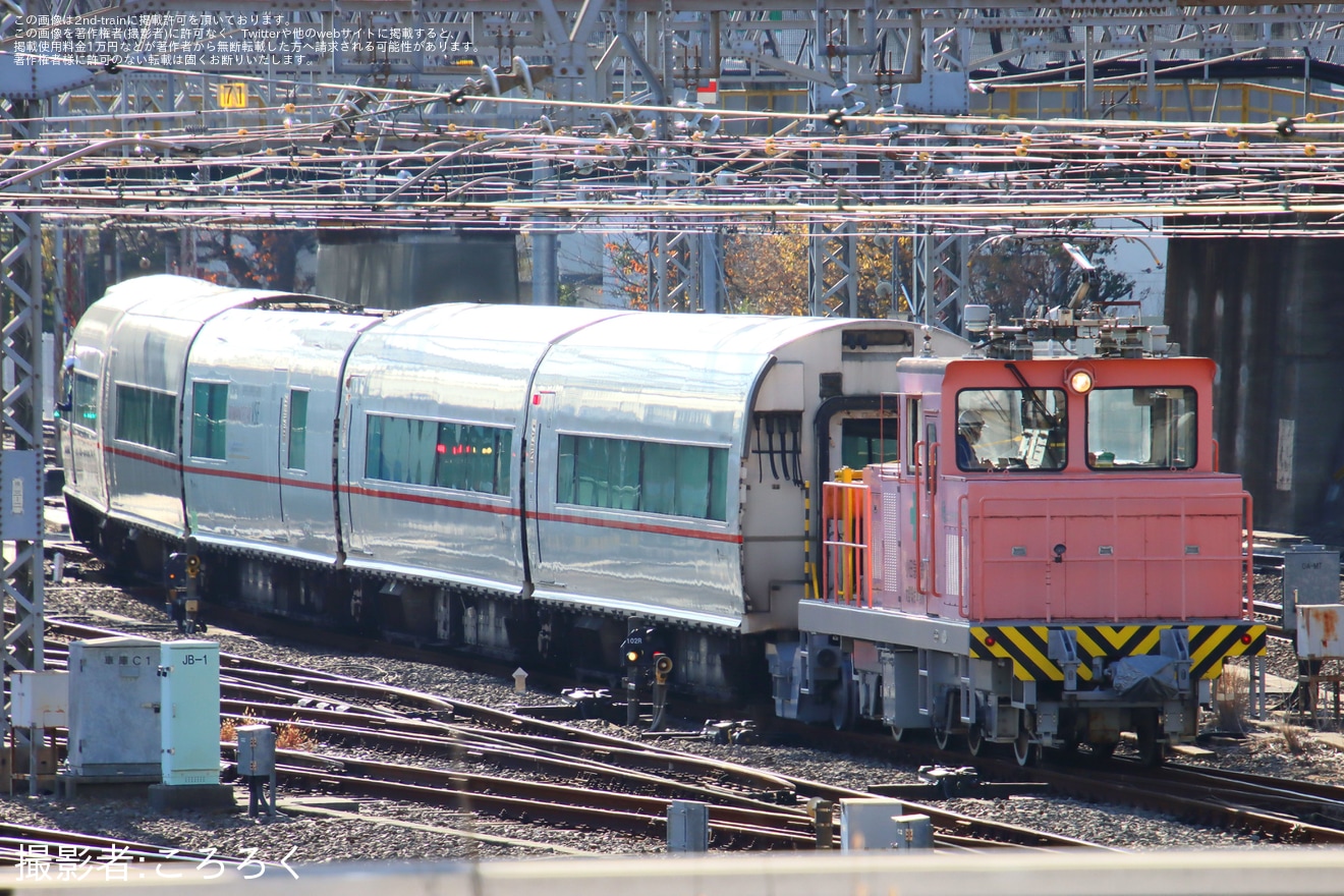 【小田急】50000形VSEの50001Fのうち5両( 50501〜50901)が入換を実施の拡大写真